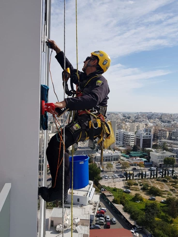 Nettoyage de façades et travaux en hauteur